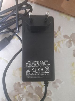 Cargador Universal / Adaptador de Corriente HUIKE 