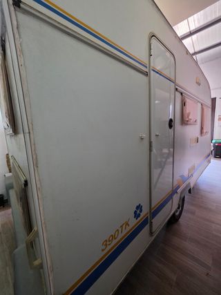 Caravana trébol pluma