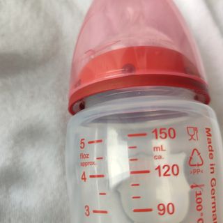 Pack 2 Biberones NUK + Tetina