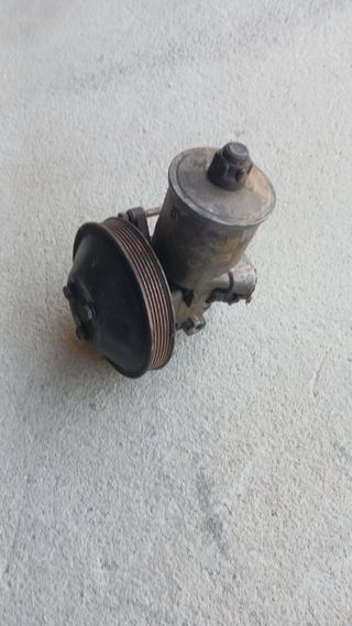 Bomba dirección Mercedes W201 W124