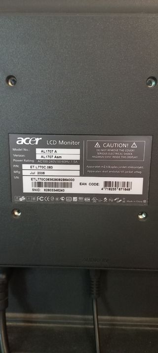 Monitor Acer LCD con Teclado y Ratón