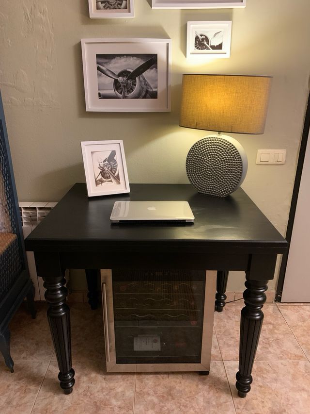 URGE GANGA! Mesa lacada negra, regalo silla