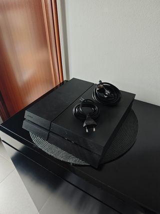 Consola PS4 Sony Negra, la vendo por falta de uso.