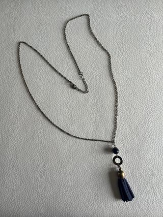 Colgante Metálico con Borla Azul Marino