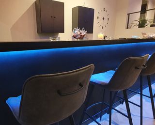 REMATE muebles BAR / cafeteria *ALTA GAMA (50pax)