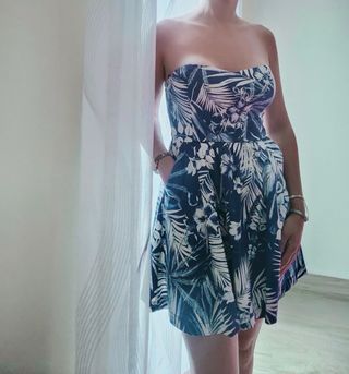 Vestido de flores azul y blanco