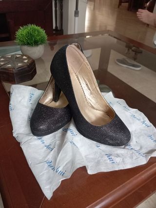 Zapatos de tacón negros talla 40