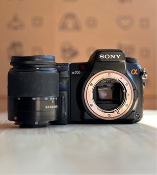 Sony Alpha 700 + Objetivo 18-70mm f/3.5-5.6