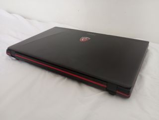 MSI MS-16GF SDD PORTÁTIL 17 PULGADAS 