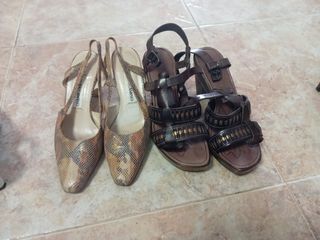 Sandalias rojas y blancas