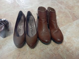 Sandalias rojas y blancas