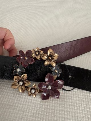 Cinturón Negro Hebilla Flores