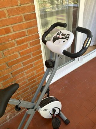 Bicicleta Estática Plegable Compacta