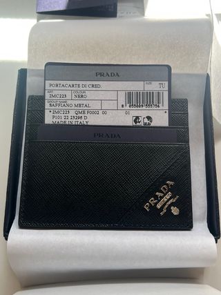 Prada – Tarjetero Saffiano Metal Negro (Original)