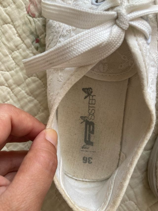 Tenis Blancos Bordados