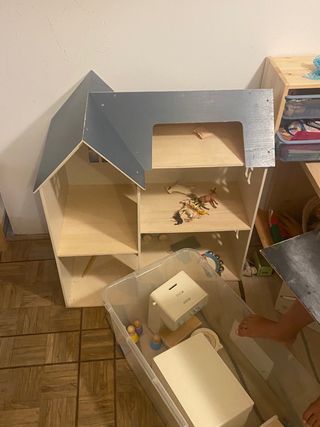 Casa de muñecas/ratones de madera