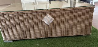 Tavolo da giardino in rattan e vetro