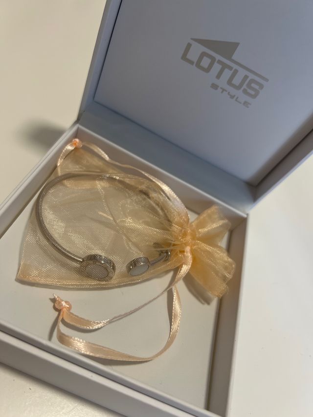 Pulsera de plata de Lotus