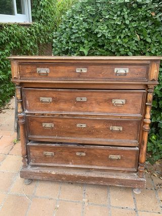Cómoda de madera maciza