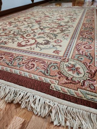 Fabulosa alfombra de pura lana virgen.