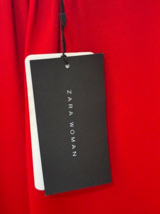 Blusa Zara Roja Talla XS con Puños Polipiel