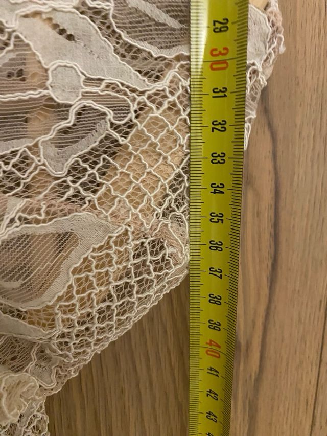 Abito pizzo beige e nero