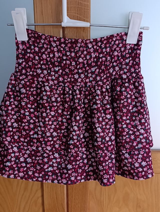 Falda Zara floral talla 11-12 años