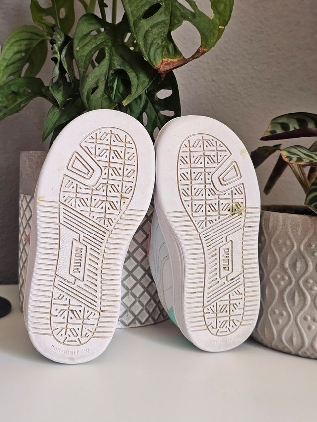 Zapatillas Puma Niña Talla 22