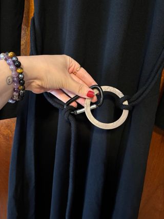Vestido negro Zara manga larga con cinturón