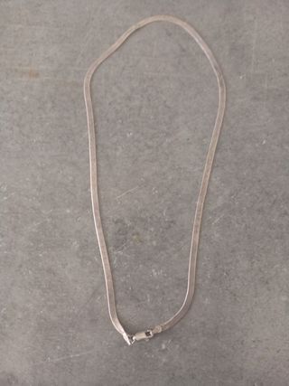 Se vende cadena de plata lisa.