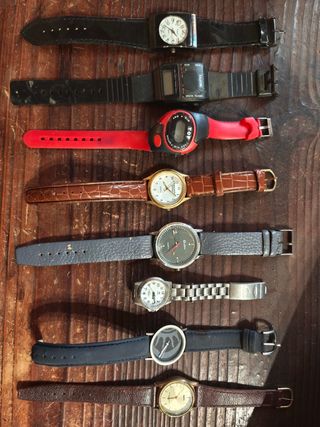 Diferentes relojes antiguos