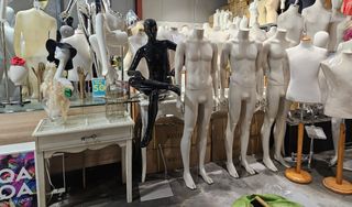 Maniquí Hombre Sentado Bonaveri Negro Brillante