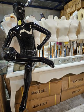 Maniquí Hombre Sentado Bonaveri Negro Brillante