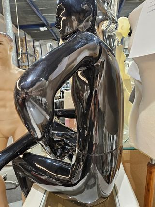Maniquí Hombre Sentado Bonaveri Negro Brillante