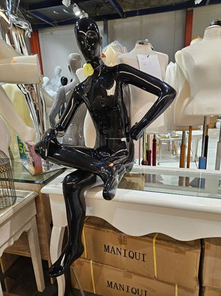 Maniquí Hombre Sentado Bonaveri Negro Brillante