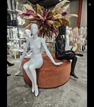 Maniquí Hombre Sentado Bonaveri Negro Brillante