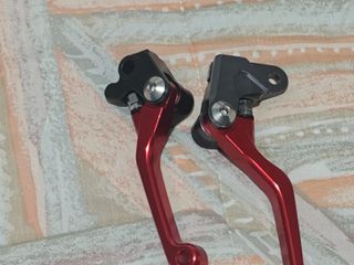 Manetes de travão de bicicleta vermelhas