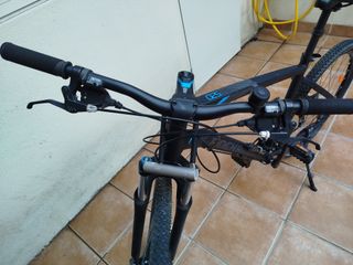 Bicicleta Rockrider ST 520 XL Negra y Azul