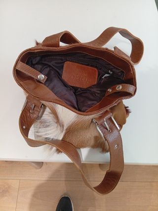 Bolso de piel con pelo