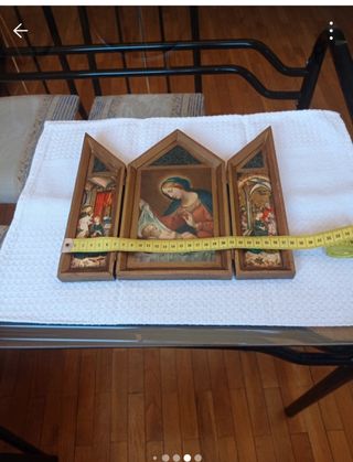 Tríptico religioso antiguo