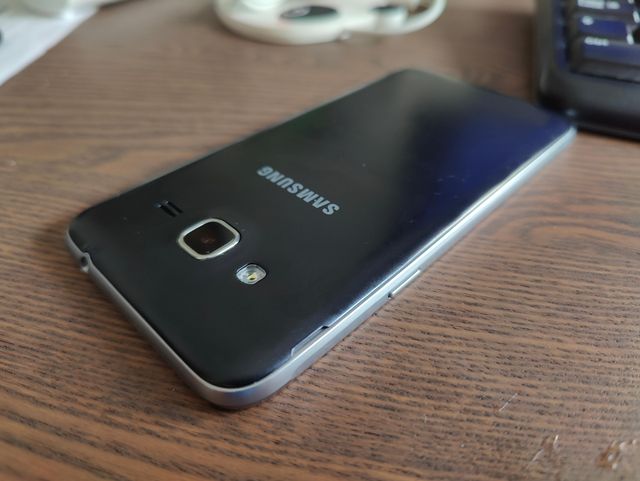 Samsung Galaxy J3 2016 SM-J320FN 8GB