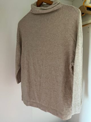 Jersey gris cuello largo