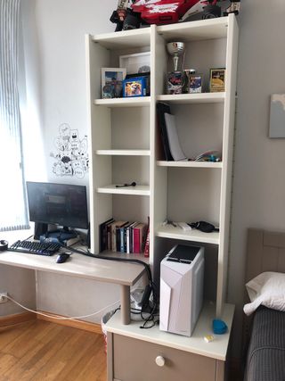 Escritorio, Estantería y Mesilla (sólo los muebles