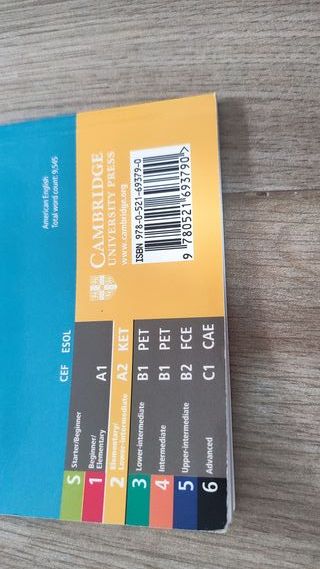 Dead Cold Level 2 (Cambridge English Readers)