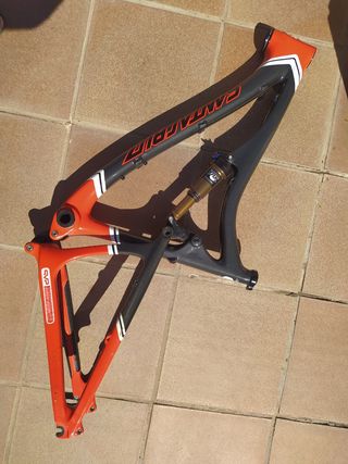 Cuadro Santa Cruz Blur TR-C Carbono