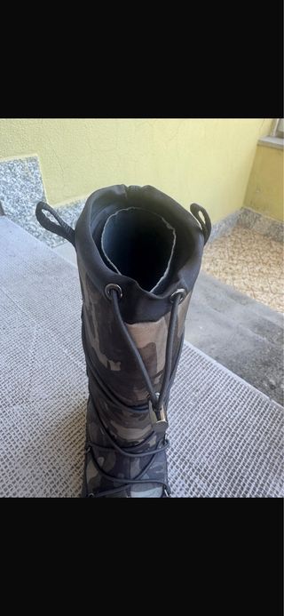 Scarponi doposcì donna Prada trattabili