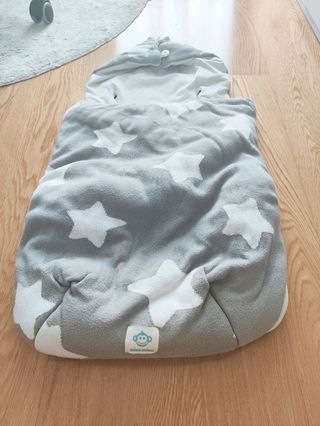 Saco bebé estrellas gris y blanco