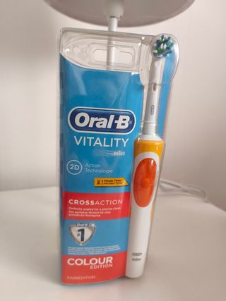 Cepillo Oral-B Vitality Crossaction Color