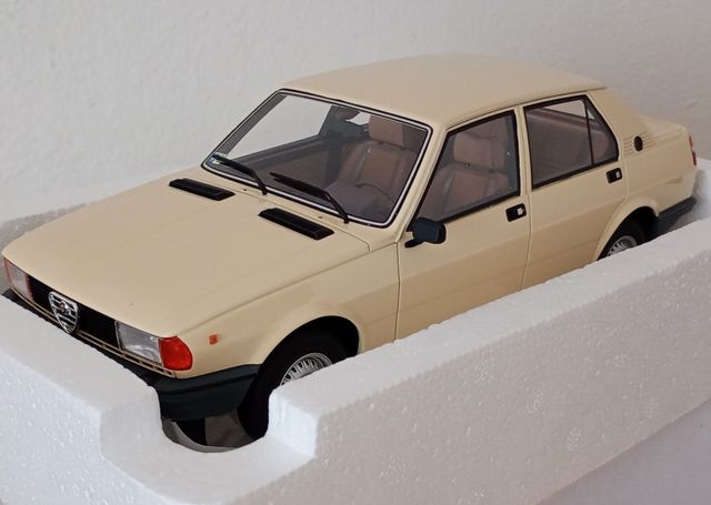Alfa Romeo Giulietta 1977 Laudoracing 1:18