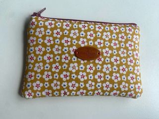 Conjunto hecho a mano: llavero, coletero y moneder
